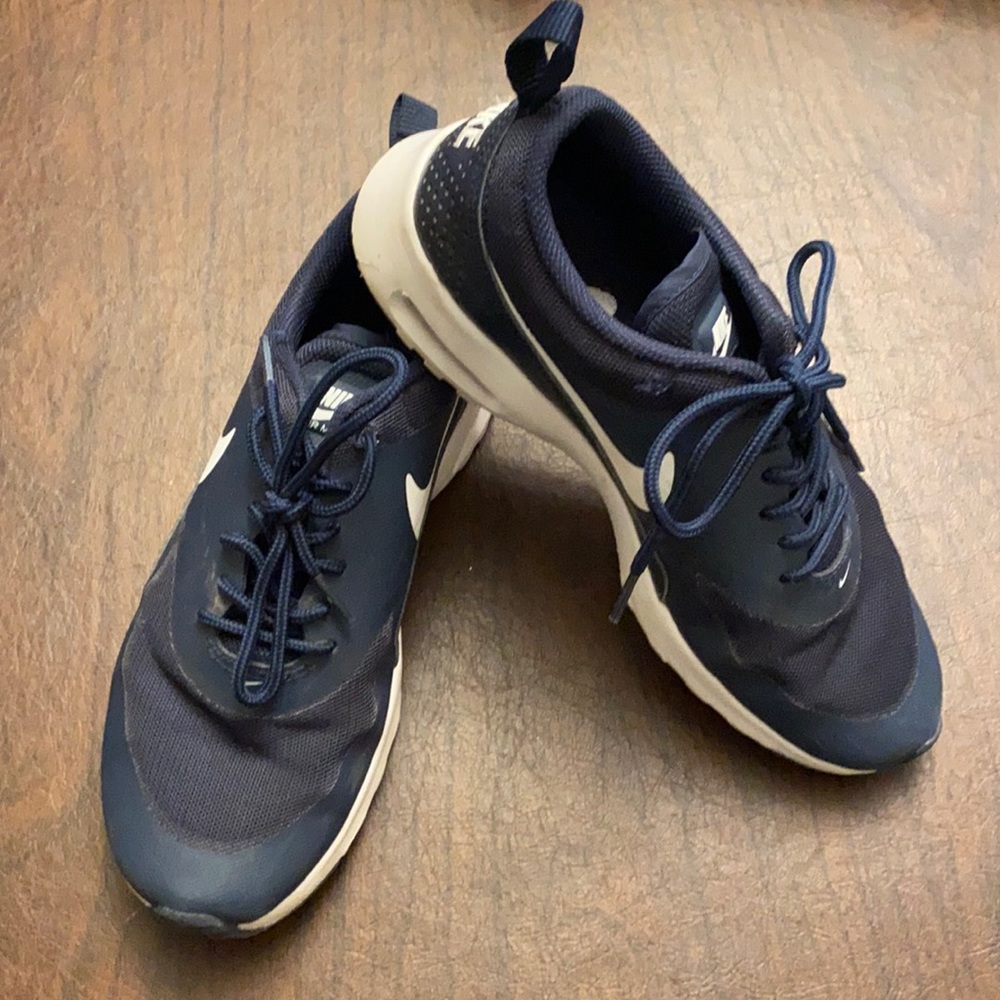 Nike Air Max Thea gym shoes